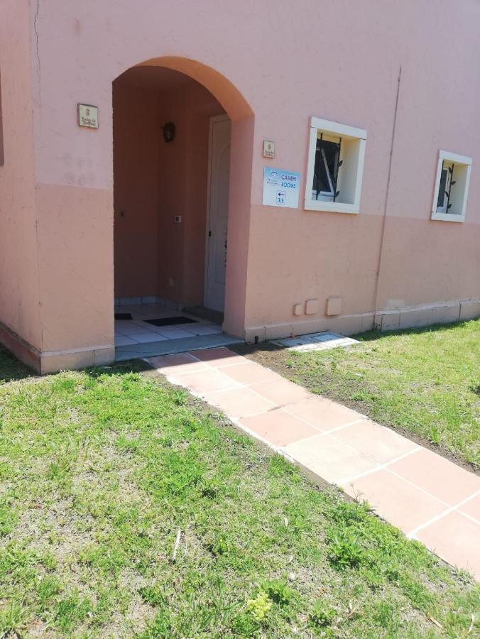 Baia Dei Delfini Aparthotel ฟูร์นารี ภายนอก รูปภาพ