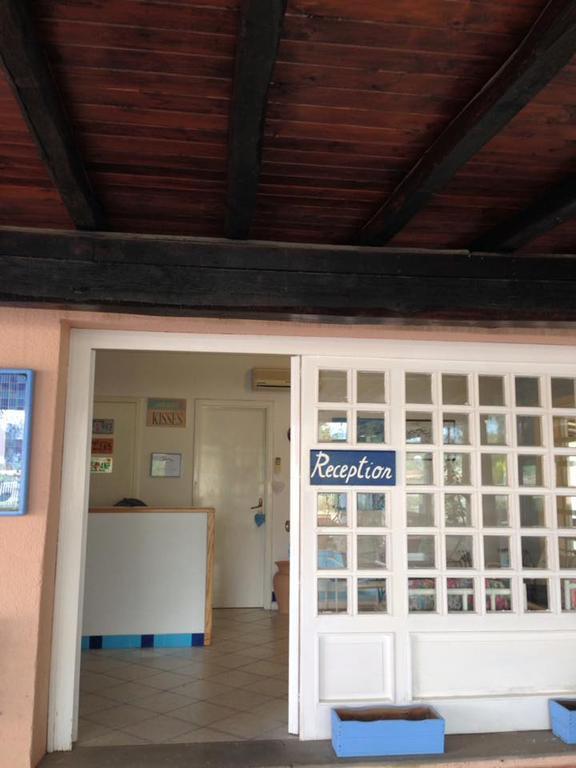 Baia Dei Delfini Aparthotel ฟูร์นารี ภายนอก รูปภาพ