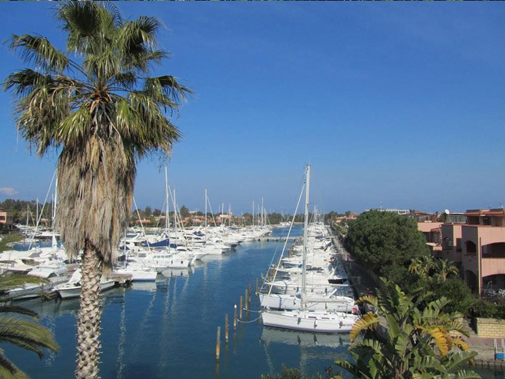 Baia Dei Delfini Aparthotel ฟูร์นารี ภายนอก รูปภาพ