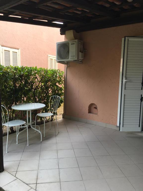 Baia Dei Delfini Aparthotel ฟูร์นารี ภายนอก รูปภาพ
