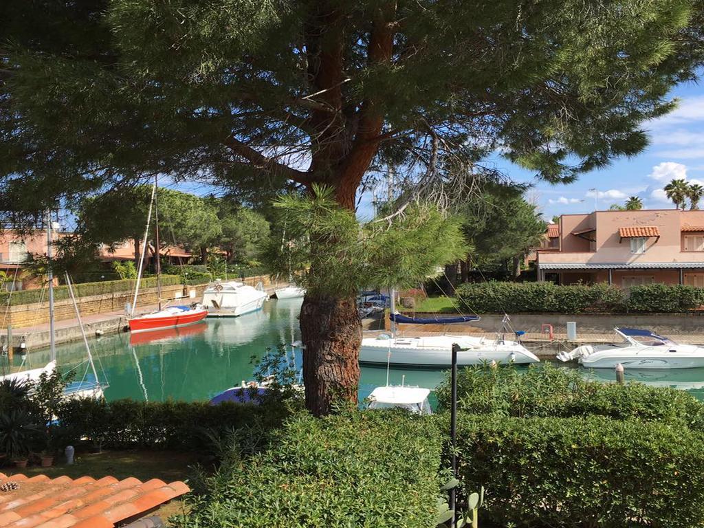 Baia Dei Delfini Aparthotel ฟูร์นารี ภายนอก รูปภาพ