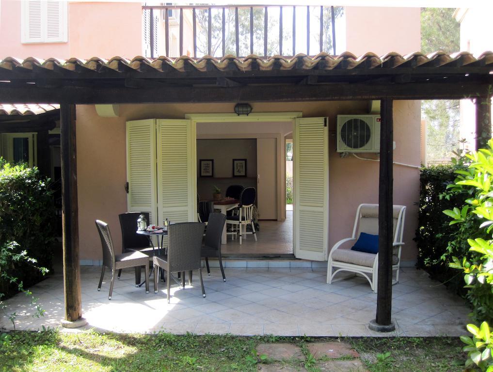 Baia Dei Delfini Aparthotel ฟูร์นารี ห้อง รูปภาพ