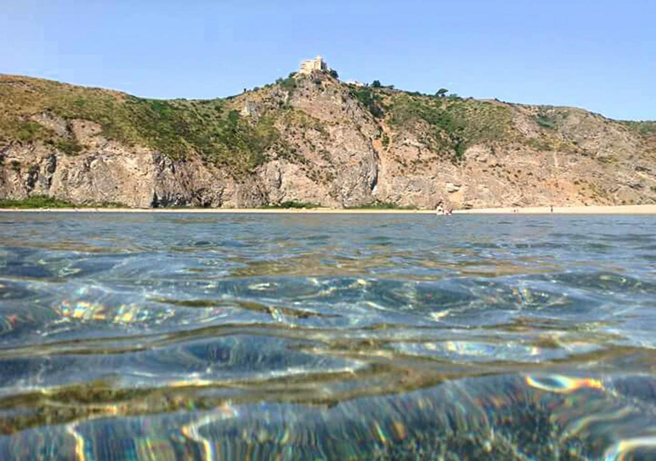 Baia Dei Delfini Aparthotel ฟูร์นารี ภายนอก รูปภาพ