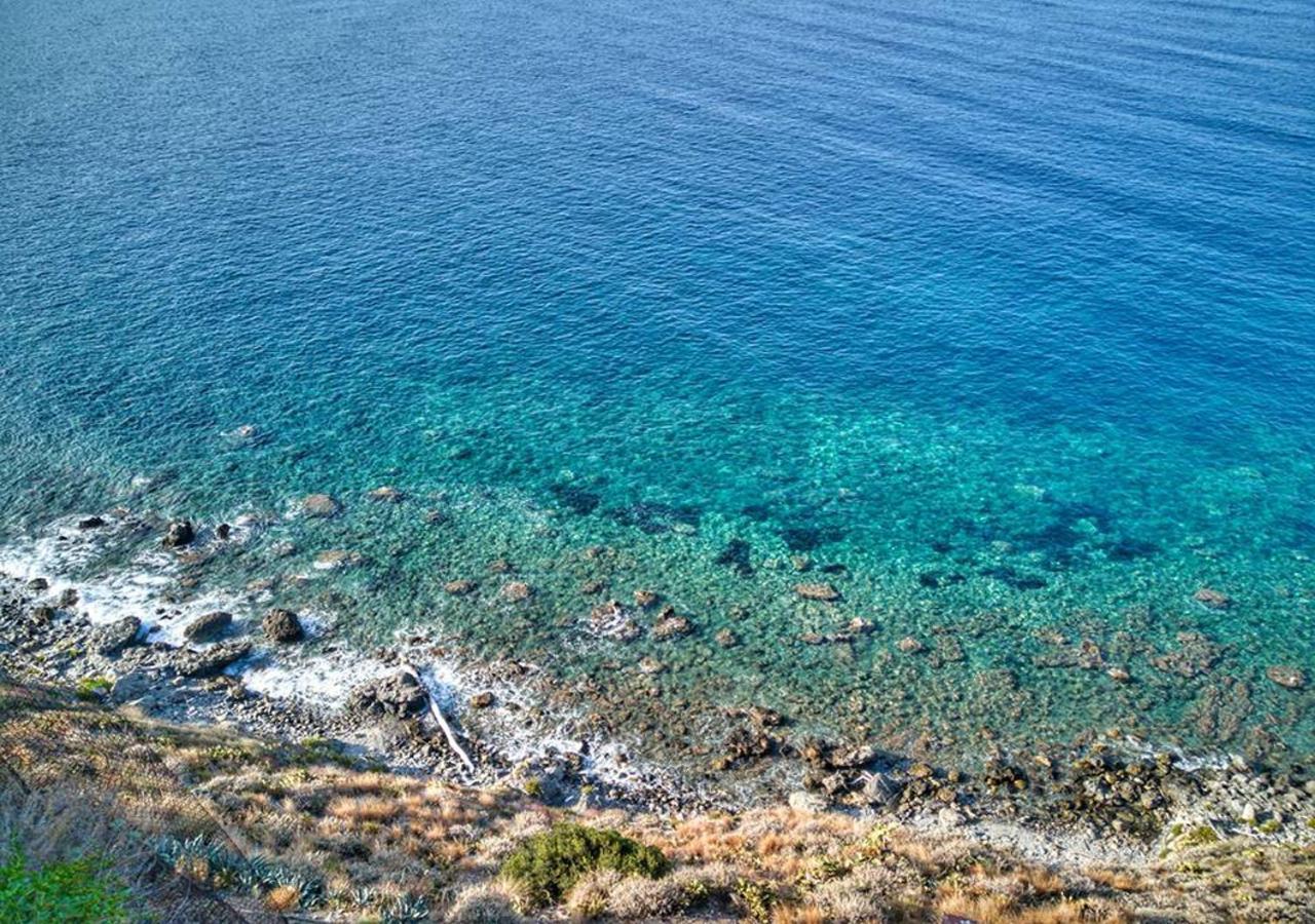 Baia Dei Delfini Aparthotel ฟูร์นารี ภายนอก รูปภาพ